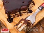 Рецепта Домашна бисквитена торта с бисквити закуска и шоколадов крем без сметана